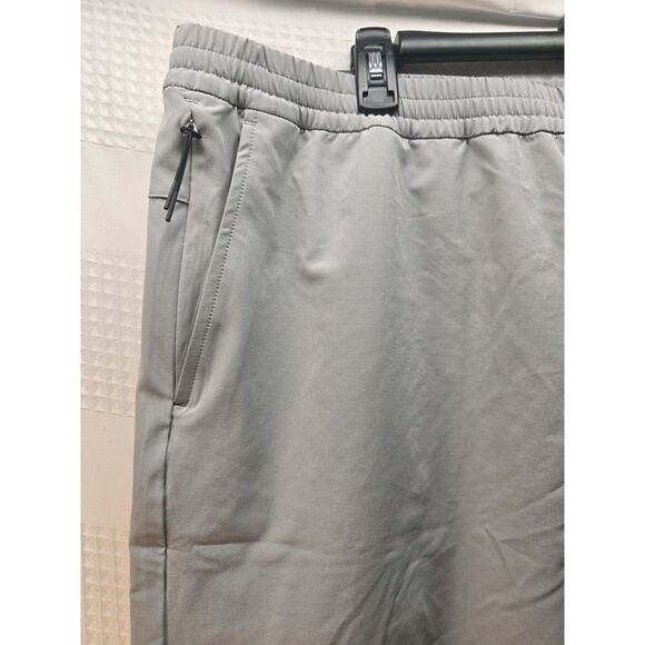 Gap Fit Men’s Movement Short - Size XXL, Ultimate Grey 6181 - Picture 2 of 10